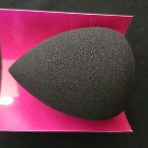 Savvy Minerals Blending Sponge Latex free